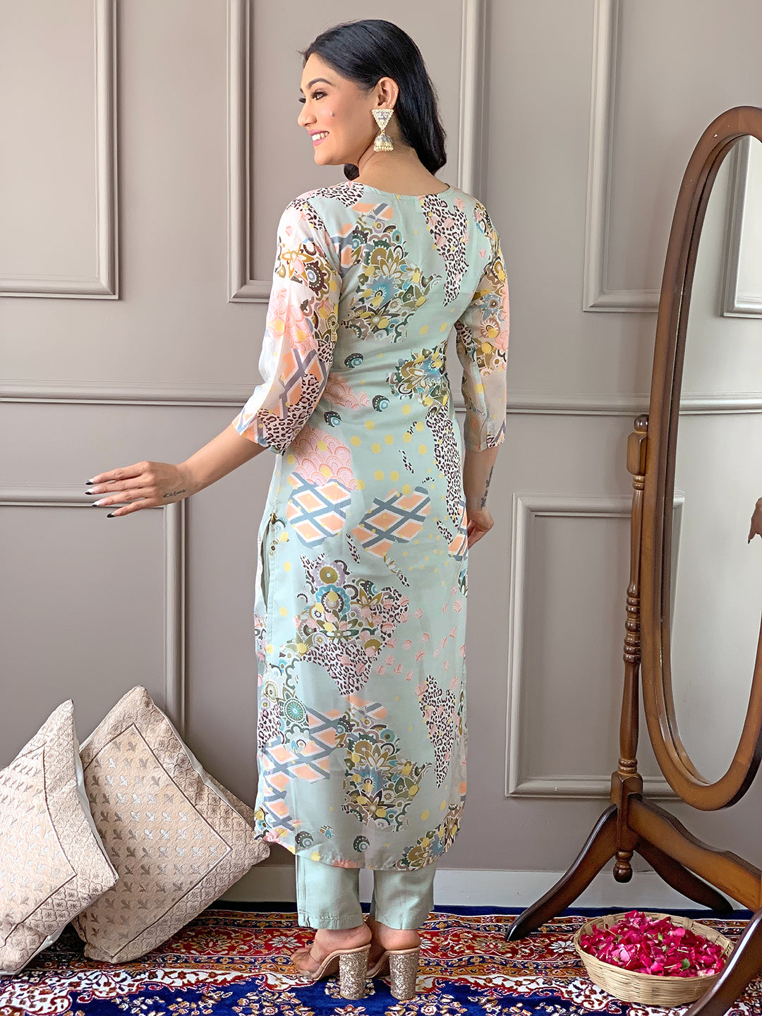 Elegant Pista Floral Printed Kurta Set