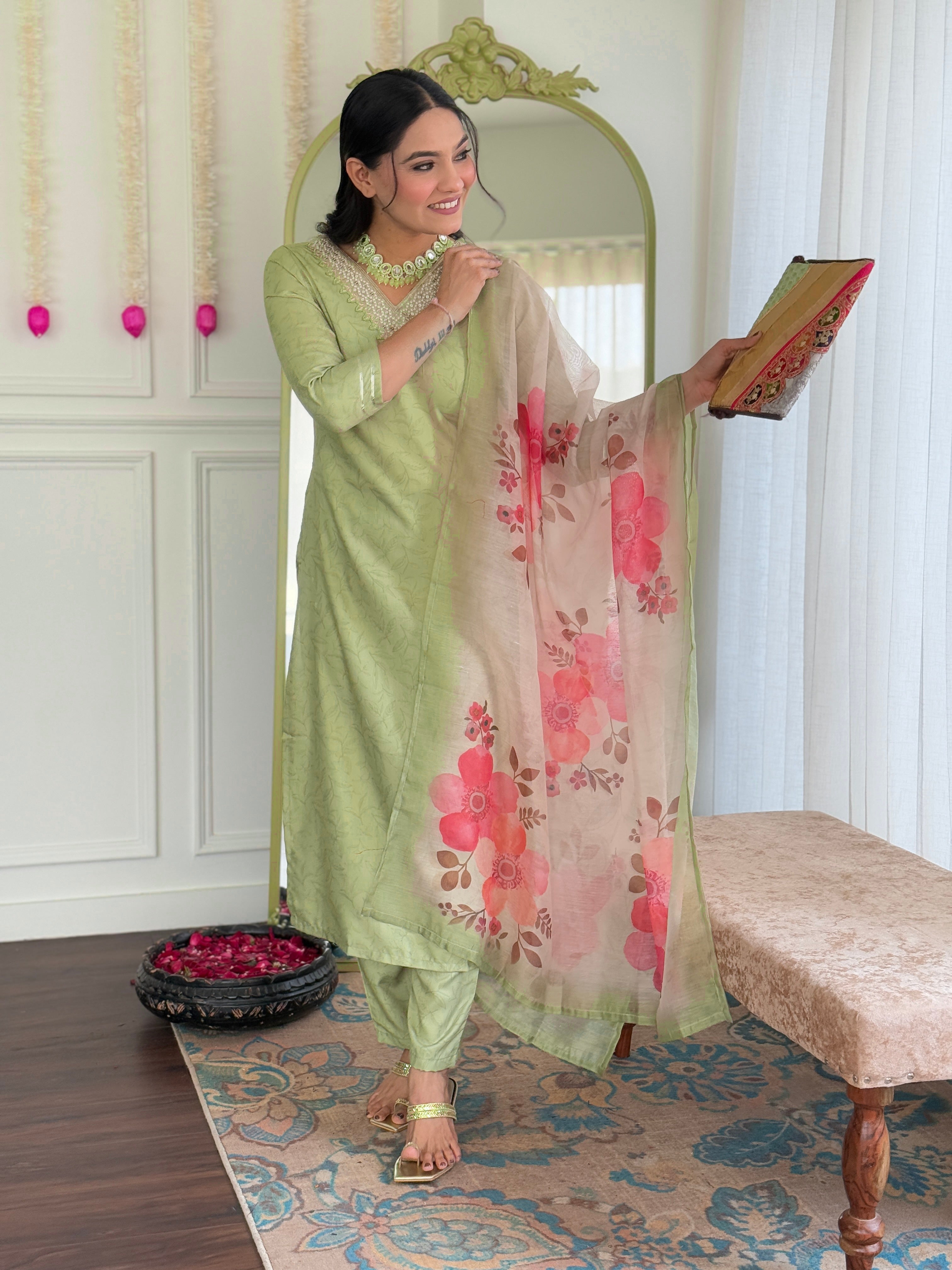 Pista Petals Jacquard Kurta Pant