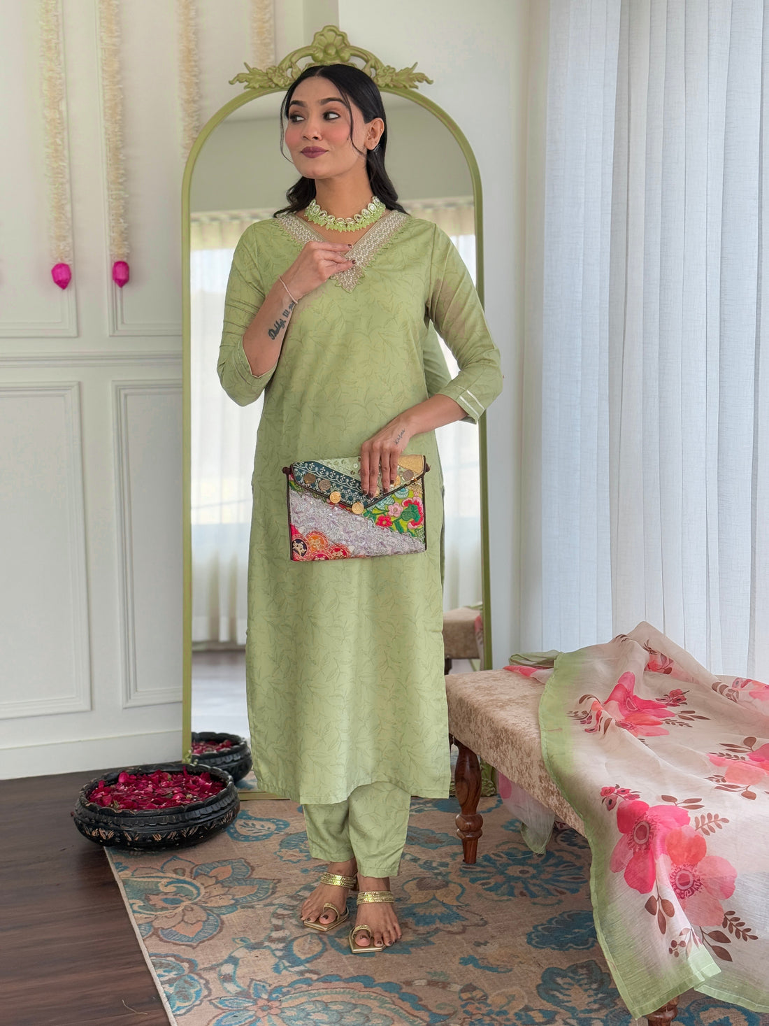 Pista Petals Jacquard Kurta Pant