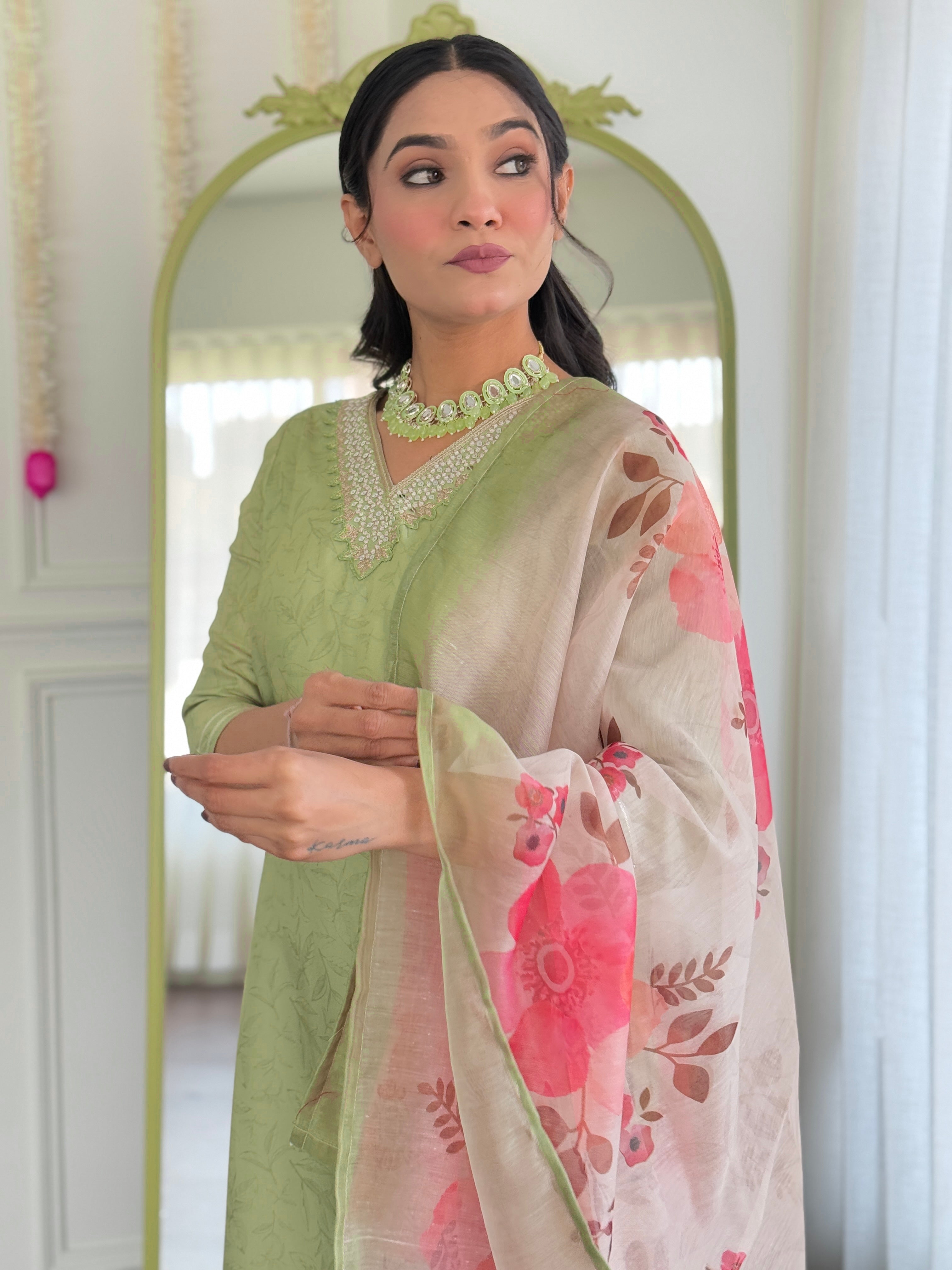 Pista Petals Jacquard Kurta Pant