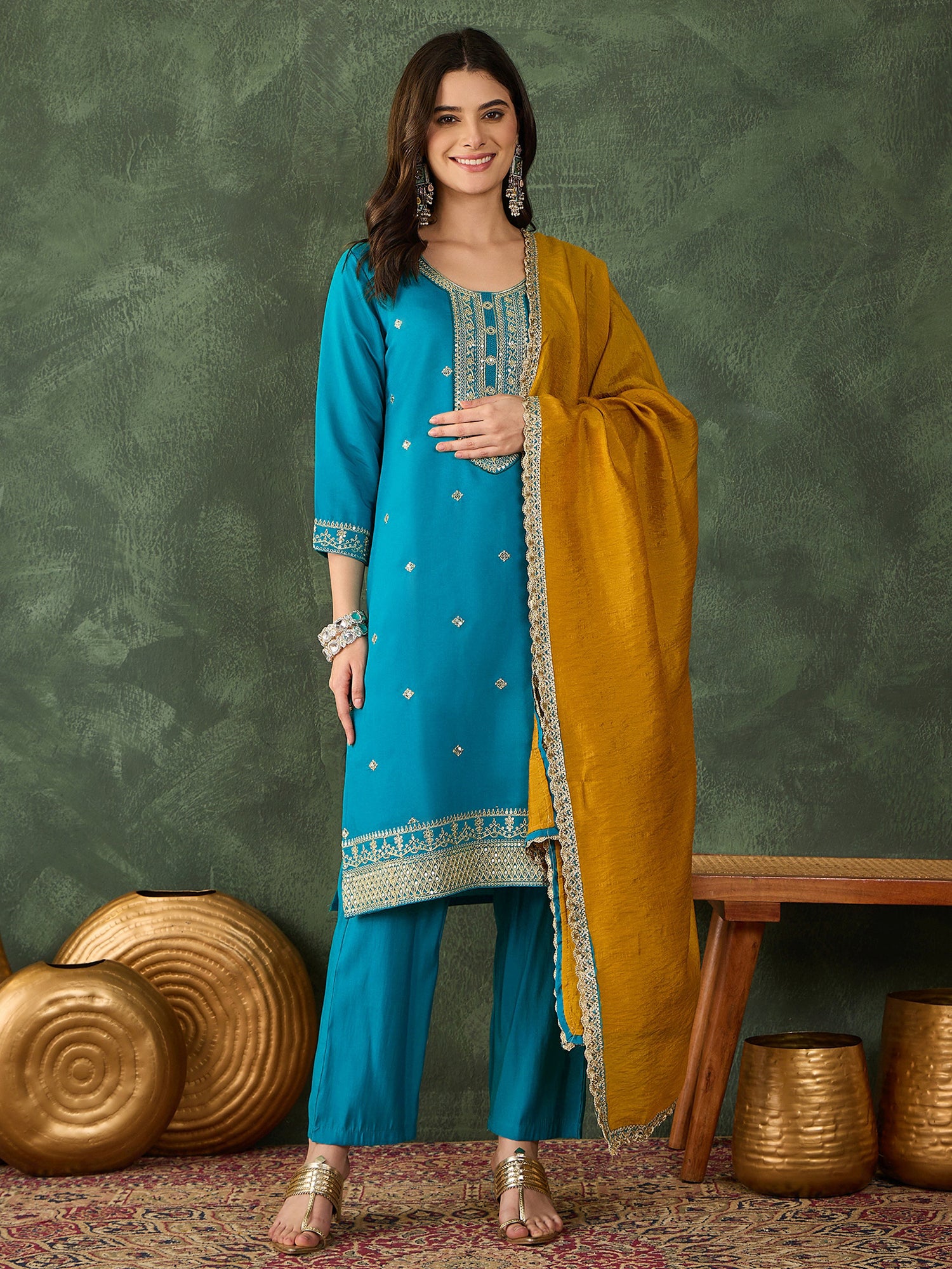 Zariya Firozi Embroidered Kurta Pant