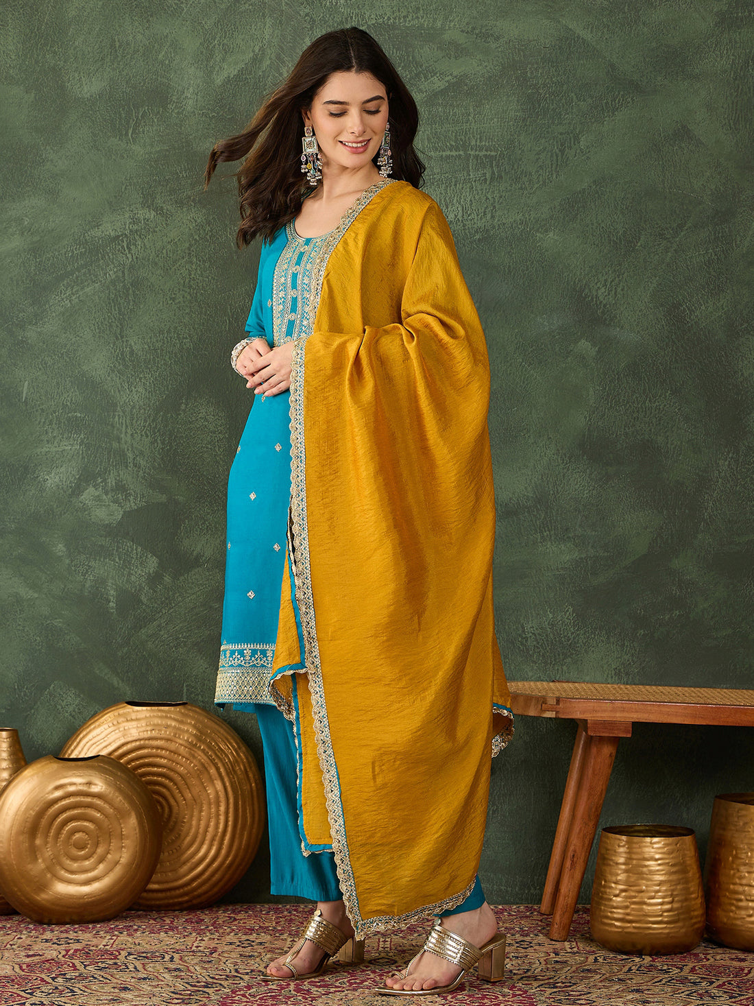 Zariya Firozi Embroidered Kurta Pant