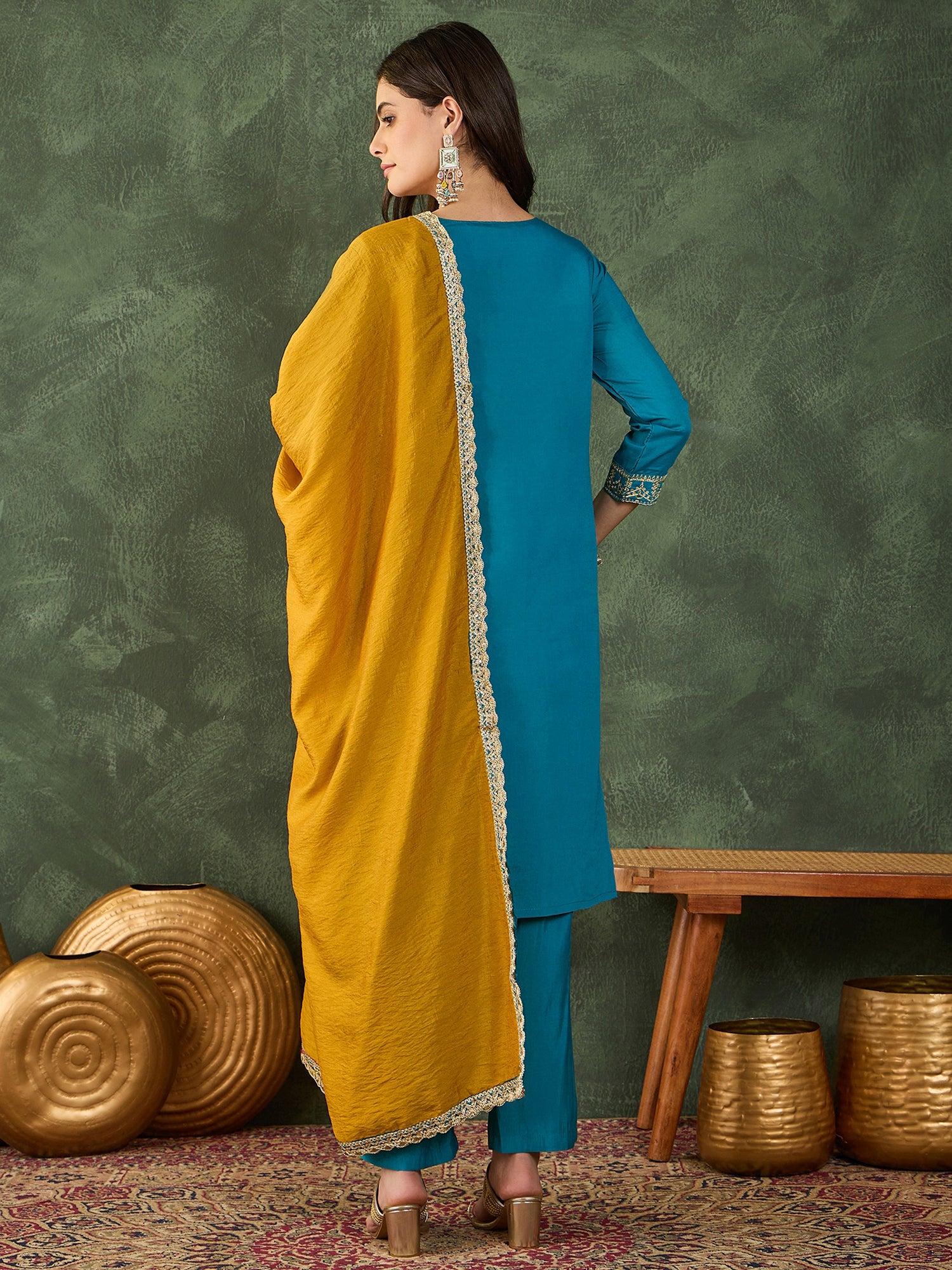 Zariya Firozi Embroidered Kurta Pant