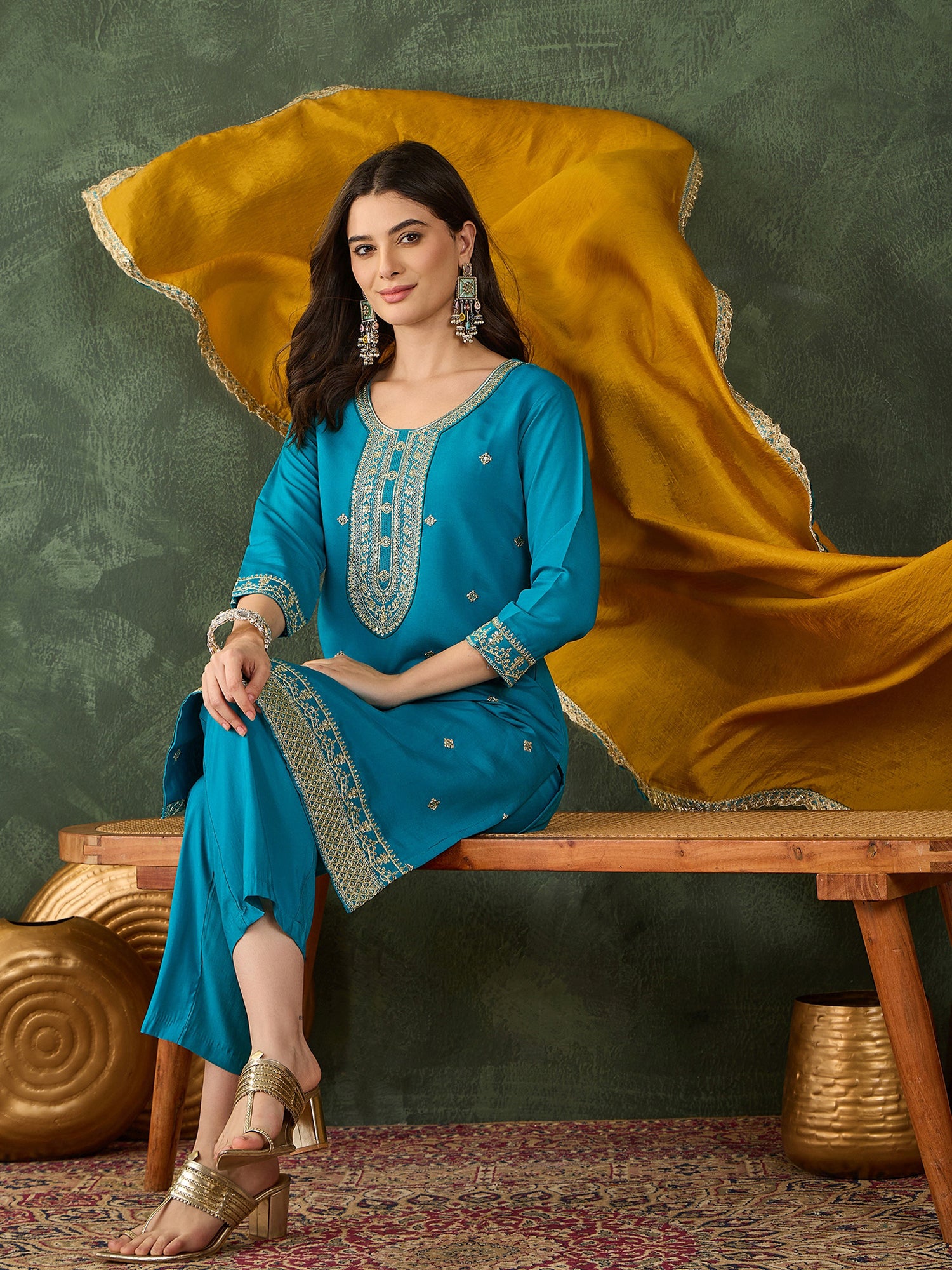 Zariya Firozi Embroidered Kurta Pant