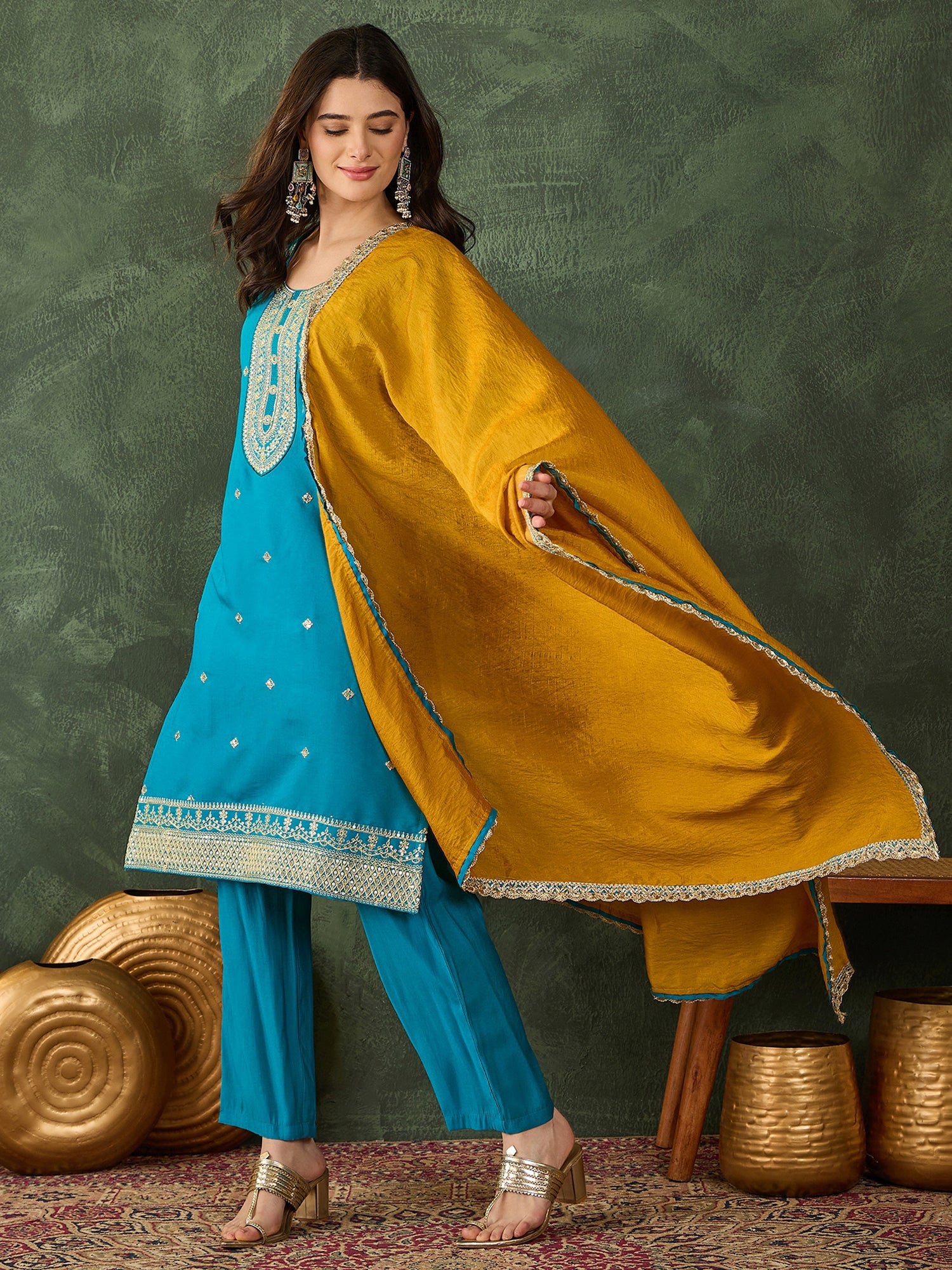 Zariya Firozi Embroidered Kurta Pant