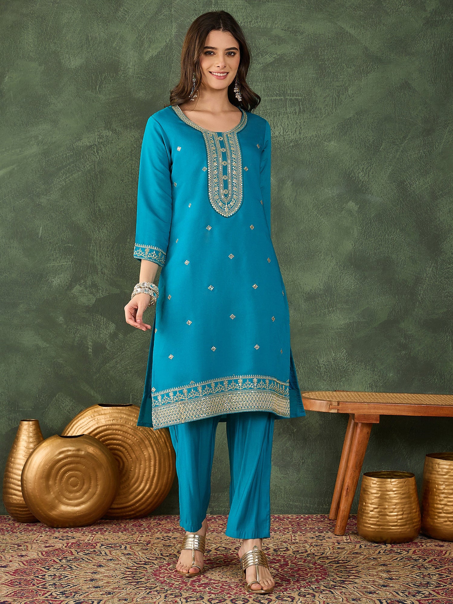Zariya Firozi Embroidered Kurta Pant